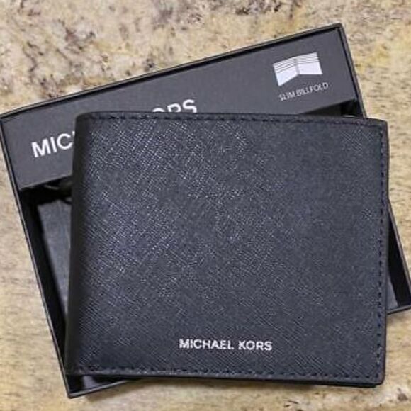 🎄🎁ALERT Michael Kors Men's Black Jet Set Signature Andy Billfold Pocket - Picture 1 of 15